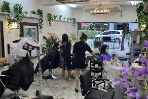 Megamyde Beauty Station Nana image