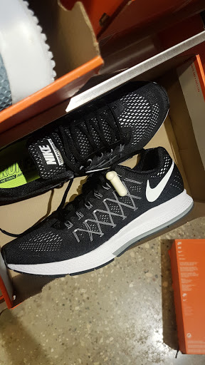 Clothing Store «Nike Factory Store», reviews and photos, 4101 S Carrollton Ave, New Orleans, LA 70119, USA