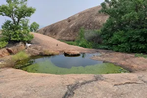 Thiruparankundram Hill image