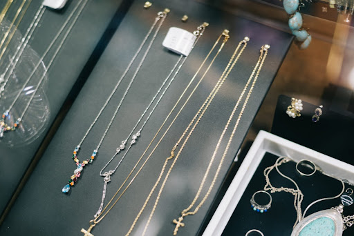 Pawn Shop «Arrow Pawn & Jewelry», reviews and photos, 2706 W Thomas Rd, Phoenix, AZ 85017, USA