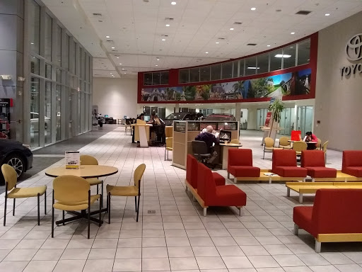 Toyota Dealer «Toyota Pasadena», reviews and photos, 3600 E Foothill Blvd, Pasadena, CA 91107, USA