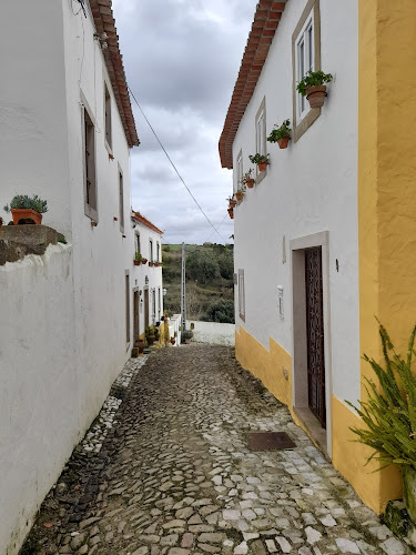 Casas Rurais - Med. Imobiliária, Unip, lda - AMI 9847 - Caldas da Rainha