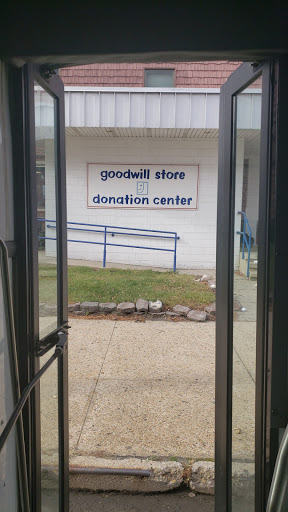 Thrift Store «Goodwill Industries Program Center, Store & Donation Center», reviews and photos