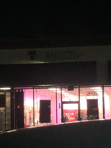 Cell Phone Store «T-Mobile», reviews and photos, 14405 FM 2100 Suite L, Crosby, TX 77532, USA
