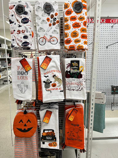 Home Goods Store «Tuesday Morning», reviews and photos, 2516 Cantrell Rd i, Little Rock, AR 72202, USA