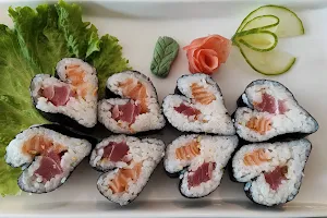 Fang Oishi Sashimi Sushi Maki image