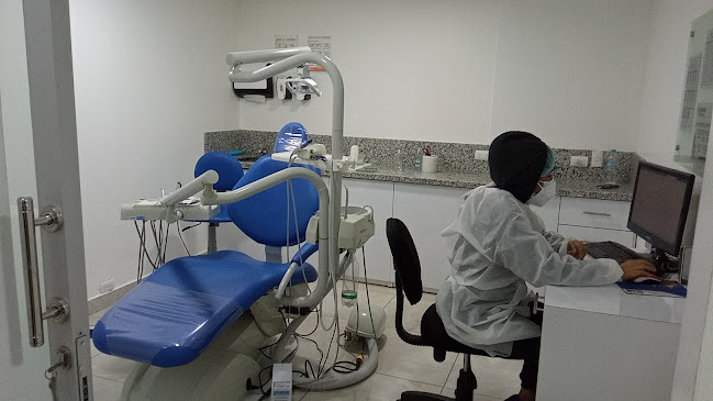 Clínica Ecuadental Prestador IESS - Dentista