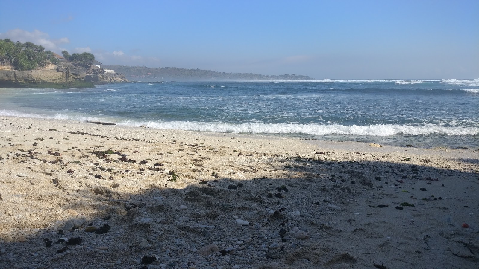 Photo de Dream Beach protégé par des falaises