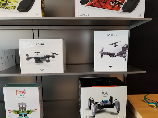 Computer Store «Apple Eton», reviews and photos, 28849 Chagrin Blvd, Woodmere, OH 44122, USA