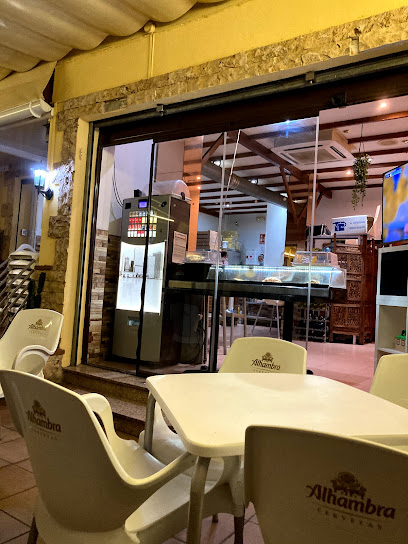 Cafe Bar Las Niñas - C. Rogelio Oliva, 13, 29004 Málaga, Spain