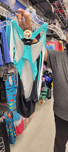 Sporting Goods Store «Big 5 Sporting Goods - Fresno», reviews and photos, 5488 N Blackstone Ave, Fresno, CA 93710, USA