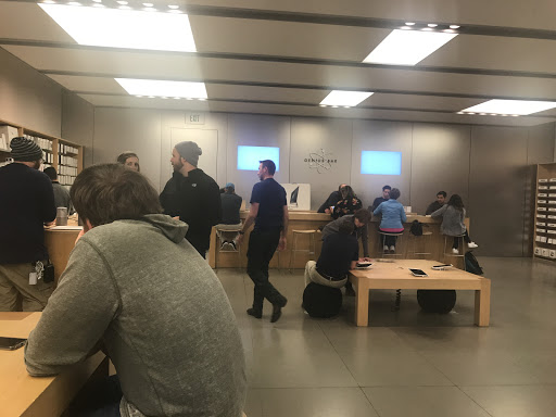 Computer Store «Apple Southlake Town Square», reviews and photos, 260 Grand Ave, Southlake, TX 76092, USA