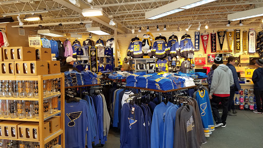 Sportswear Store «Rally House Brentwood», reviews and photos, 1120 S Brentwood Blvd, Richmond Heights, MO 63117, USA