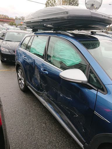 Richmond Auto Body, 945 W 1st St, North Vancouver, BC V7P 1A4, Canada, 