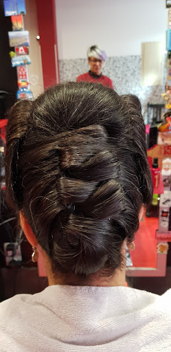 Peluquería Y Estética lauri en Fuentes Nuevas, León