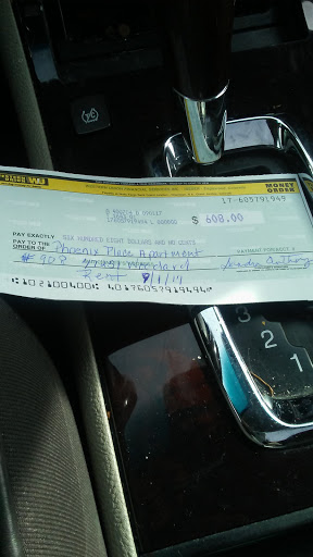 Liquor Store «Huron Liquor Shop», reviews and photos, 140 E Huron St, Pontiac, MI 48342, USA