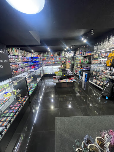 Tobacco Shop «Rock N Roll It Smoke Shop», reviews and photos, 301 S Orlando Ave, Winter Park, FL 32789, USA