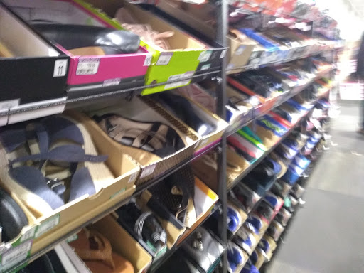 Shoe Store «DSW Designer Shoe Warehouse», reviews and photos, 1 Walden Galleria, Buffalo, NY 14225, USA