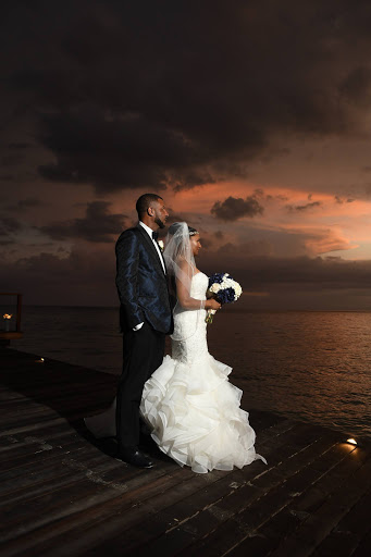 Bridal Shop «Parvani Vida», reviews and photos, 7107 S Texas 6, Houston, TX 77083, USA