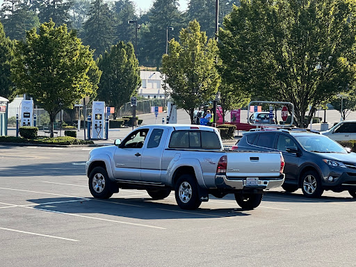 Grocery Store «Fred Meyer», reviews and photos, 14300 1st Avenue South, Burien, WA 98168, USA