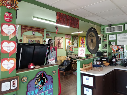Tattoo Shop «Red Handed Tattoo», reviews and photos, 451 Kings Hwy, Shreveport, LA 71104, USA