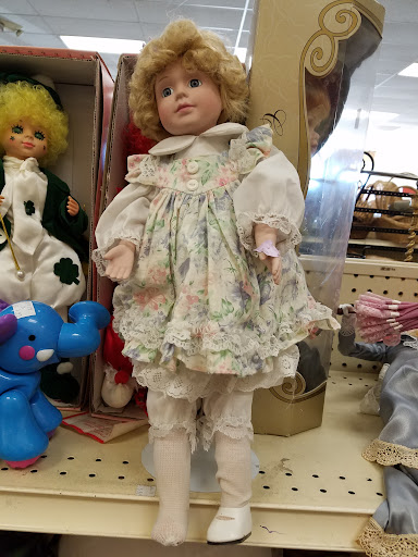 Thrift Store «Goodwill», reviews and photos, 26883 Bouquet Canyon Rd, Santa Clarita, CA 91350, USA