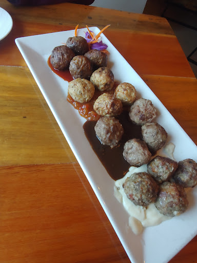 Restaurant «Oak Barrel of Eagle Restaurant and Sports Lounge», reviews and photos, 1065 E Winding Creek Dr, Eagle, ID 83616, USA