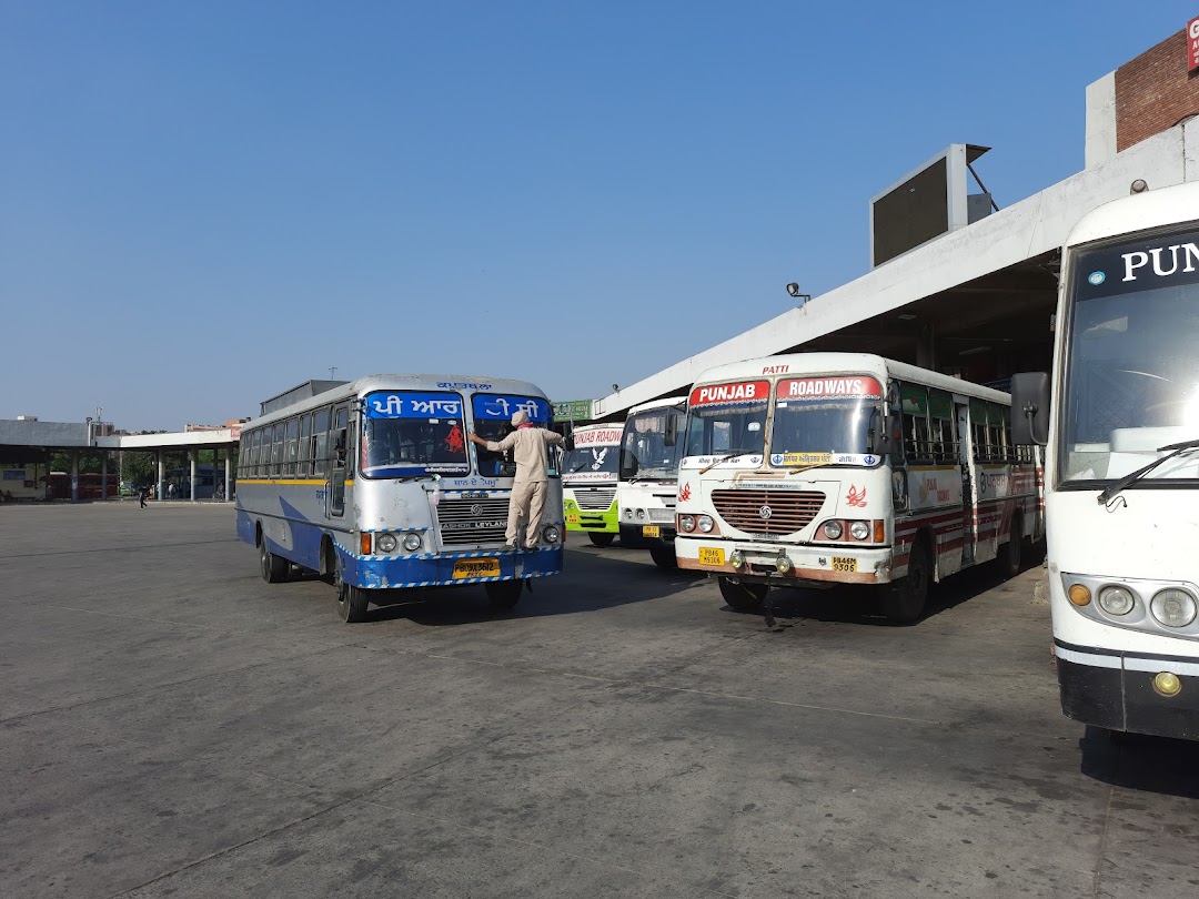 Bus Stand Sector 43