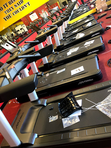 Gym «Powerhouse Gym», reviews and photos, 275 Dickson Plaza Dr, Dickson, TN 37055, USA