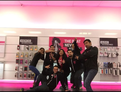 Cell Phone Store «T-Mobile», reviews and photos, 4515 Rosewood Dr STE 400, Pleasanton, CA 94588, USA