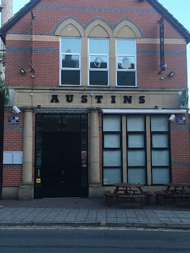 Austins - Pub