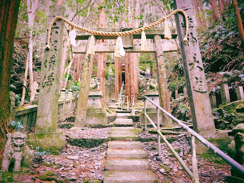 宇多賀賢見神社