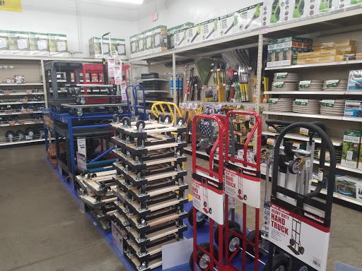 Hardware Store «Harbor Freight Tools», reviews and photos, 1349 N Blackstone Ave, Fresno, CA 93703, USA