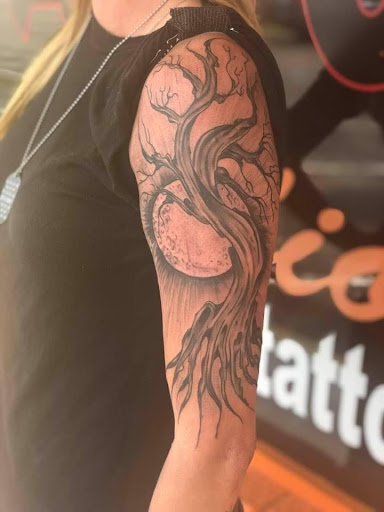 Tattoo Shop «LocoMotive Tattoo Studio», reviews and photos, 3850 E Gulf to Lake Hwy #6, Inverness, FL 34453, USA