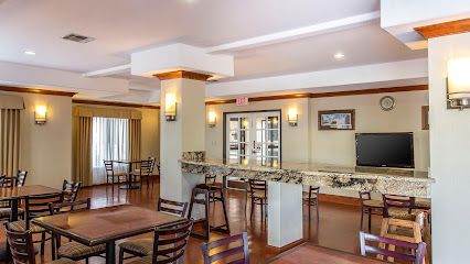 Joshua Tree Restaurant & Bar(Inside Oasis Inn & Suites)