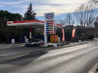 Esso à Pertuis