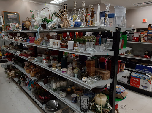 Thrift Store «Goodwill Aurora - Belleview», reviews and photos, 14400 E Belleview Ave, Aurora, CO 80015, USA