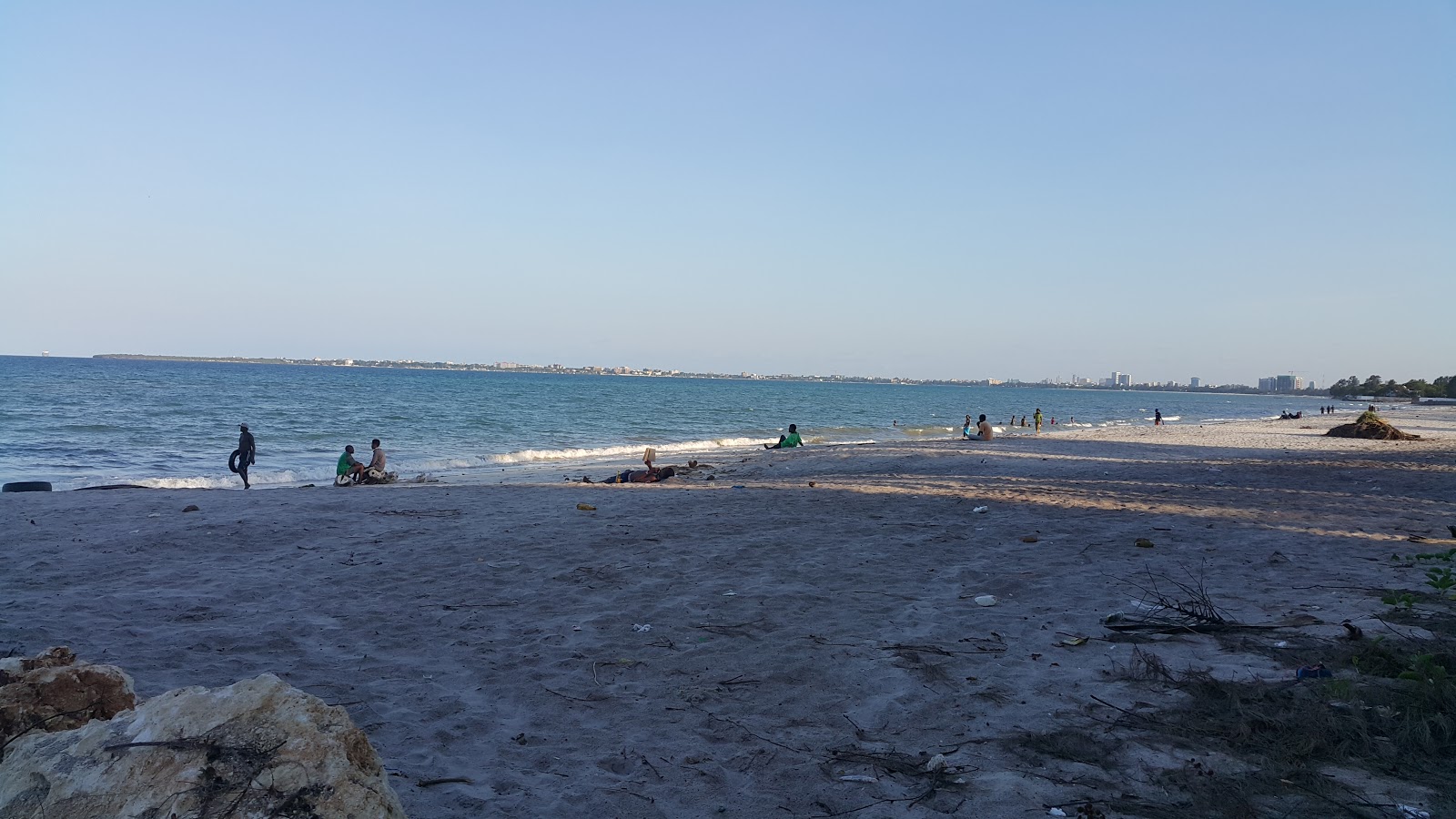 Fotografija Mbongoland beach z dolga ravna obala