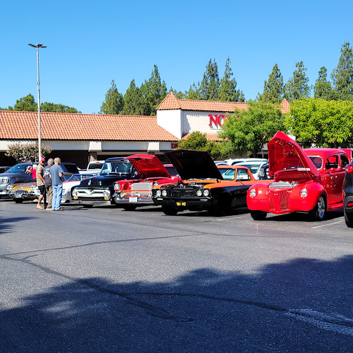 Shopping Mall «Vineyard Town Center Shopping Center», reviews and photos, 451 Vineyard Blvd, Morgan Hill, CA 95037, USA