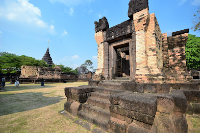 ปราสาทสระกำแพงใหญ่ Sa Kamphaeng Yai Sanctuary