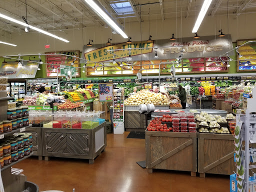 Grocery Store «Fresh Thyme Farmers Market- Downers Grove», reviews and photos, 325 Ogden Ave, Downers Grove, IL 60515, USA
