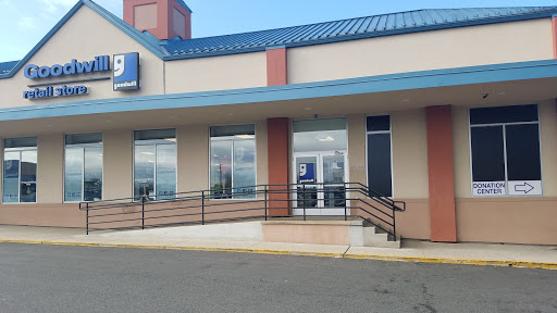 Thrift Store «Goodwill Retail Store & Donation Center», reviews and photos