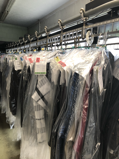 Dry Cleaner «First Choice Dry Cleaners», reviews and photos, 2391 Triplett Blvd, Akron, OH 44312, USA