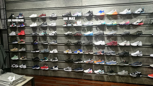 Shoe Store «Footaction», reviews and photos, 32 S State St, Chicago, IL 60603, USA