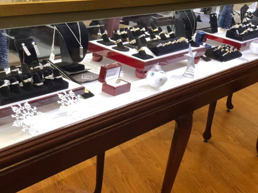 Pawn Shop «Family Jewelry & Pawn (Clermont-Minneola)», reviews and photos, 327 S Hwy 27, Minneola, FL 34715, USA