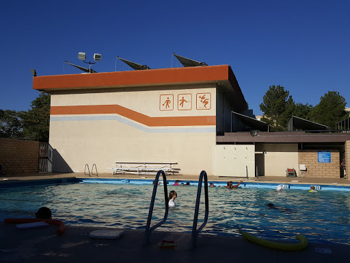 Acrobatic diving pool Victorville