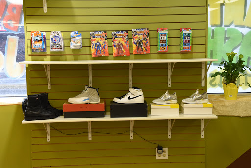 Pawn Shop «Money & More», reviews and photos, 1025 S Riverside Dr, Iowa City, IA 52246, USA