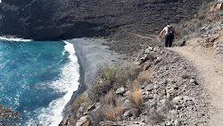 Foto von Playa del Medio mit viele geräumige buchten