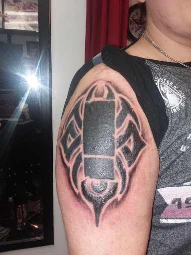 Explore california tattoo ideas, creative tattoo ideas in Peoria, available at Mad Tattoo and Piercing