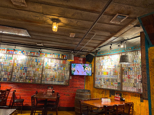 Restaurant «Fudpuckers Beachside Bar & Grill», reviews and photos, 20001 Emerald Coast Pkwy, Destin, FL 32541, USA